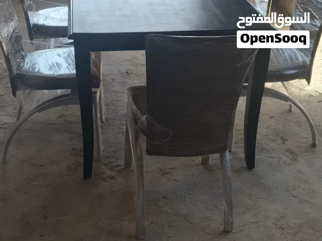طاولة سفرا بحالة الوكاله