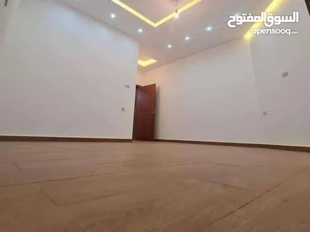 400 m2 More than 6 bedrooms Villa for Sale in Tripoli Tareeq Al-Mashtal
