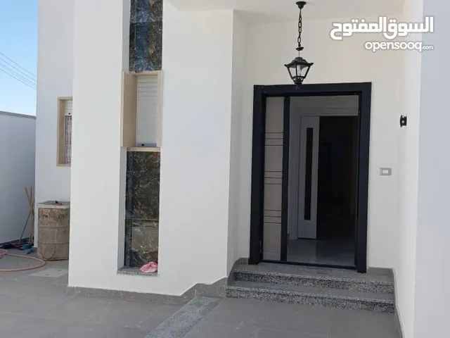 170m2 5 Bedrooms Villa for Sale in Tripoli Ain Zara