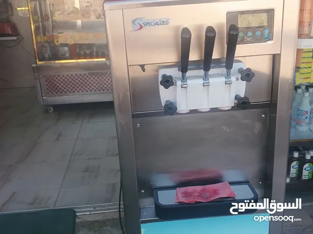 ماكنة بوظه صب كاونتر ستيل إستعمال شهرين فيها نظام إيطالي بف يعني نفخ