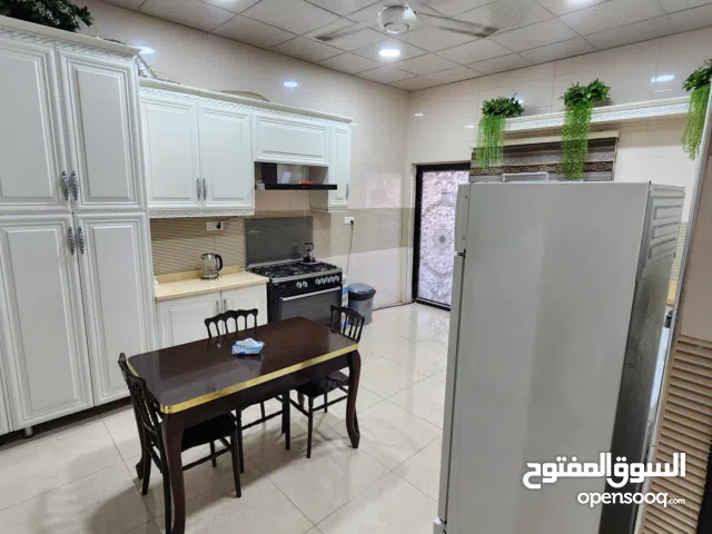 250 m2 More than 6 bedrooms Villa for Sale in Basra Dur Al-Naft