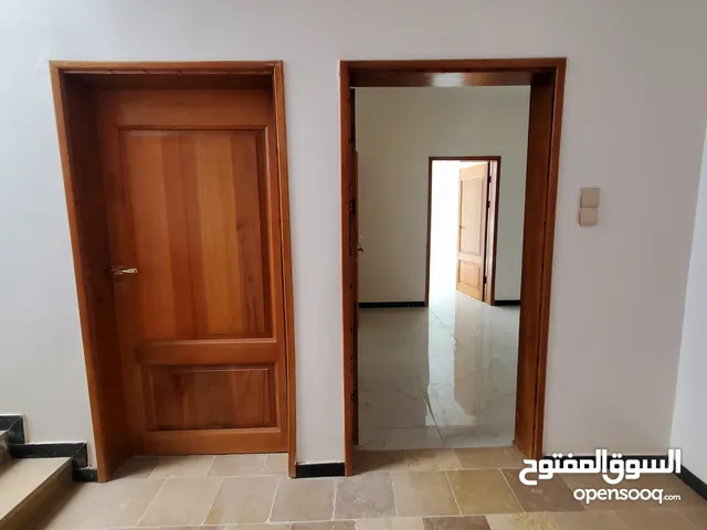 200 m2 3 Bedrooms Apartments for Rent in Sana'a Bayt Baws