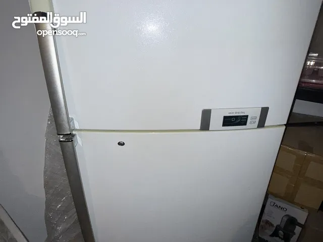 ثلاجة LG بحاله جيده