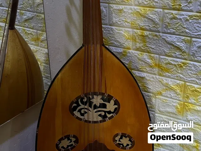عود صفوت بدر  جديدصناعت مصر للبيع في كسر خفيف اوتبديل علا جيتار كلاسك او اكستك