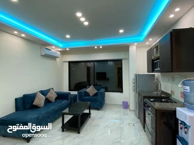 استديو مفروش بالسابع