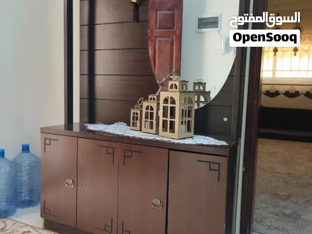 بوفي و3 أسرة أطفال وطوله تلاتيه للبيع طريق المشتل عين زاره