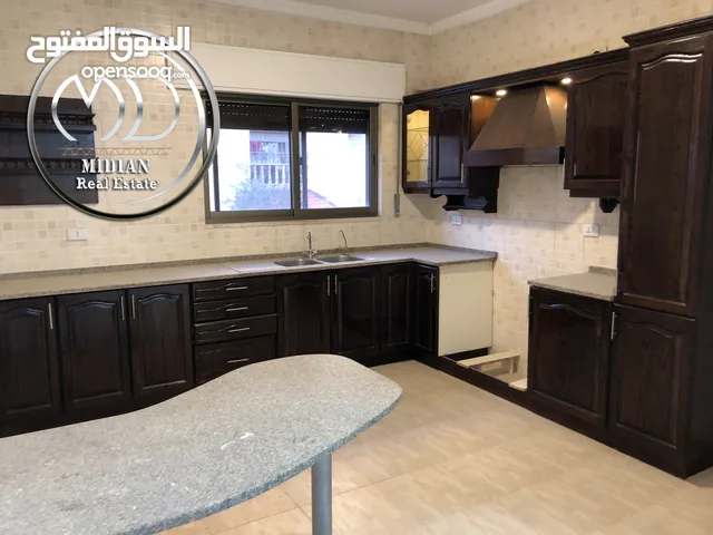 195 m2 3 Bedrooms Apartments for Sale in Amman Um El Summaq