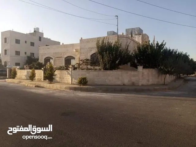 250 m2 4 Bedrooms Villa for Sale in Amman Jawa