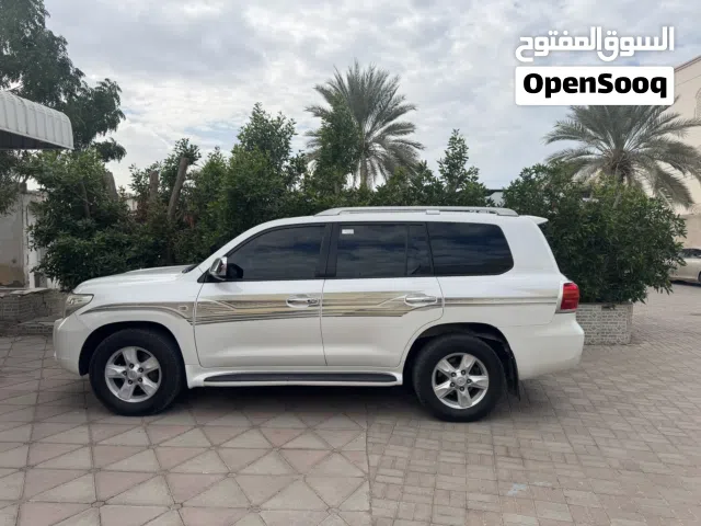 Used Toyota Land Cruiser in Muscat