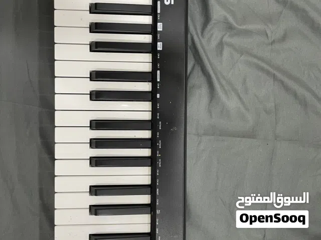 للبيع ميدي كيبورد Q49