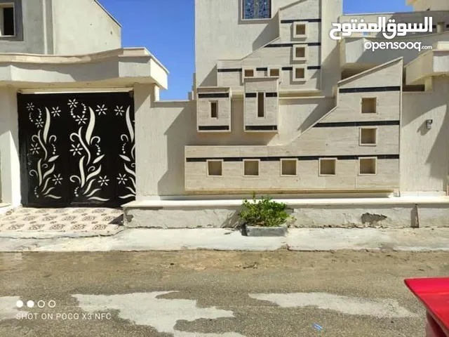 1 m2 5 Bedrooms Villa for Rent in Tripoli Abu Saleem