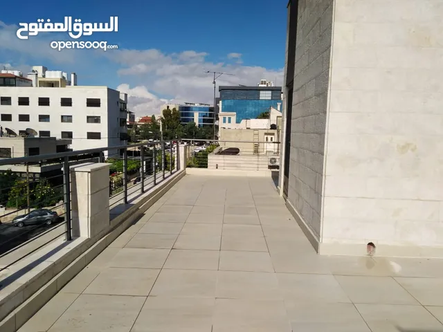 840 m2 4 Bedrooms Villa for Sale in Amman Um Uthaiena