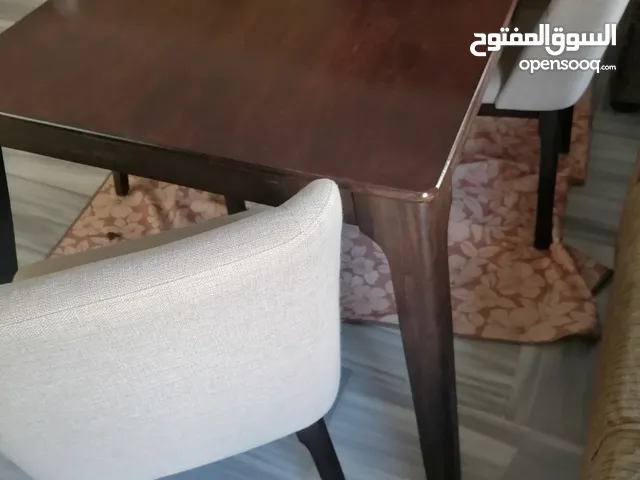 طاولة سفرة وممتازة للمطبخ