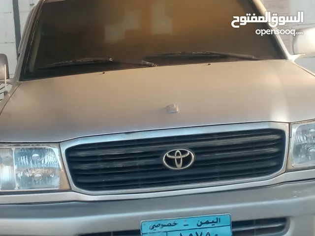 تويوتا صالون لاند حروزر موديل 2000