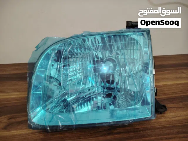 فنار تندرا(2004) دبل وسيكويا من (2000-2004) ويسار عادي مش عدسة جديد