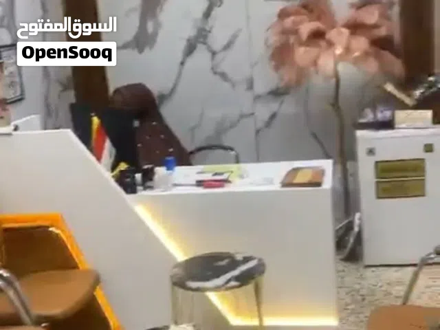 محل للبيع