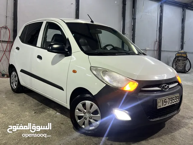 HYUNDAI i10 2011 بحالة ممتازة استخدام شخصي