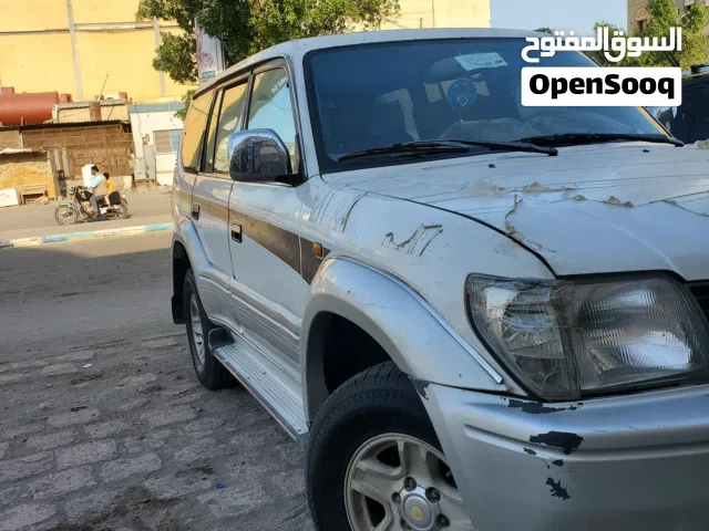 2000 تويوتا برادو Adventure