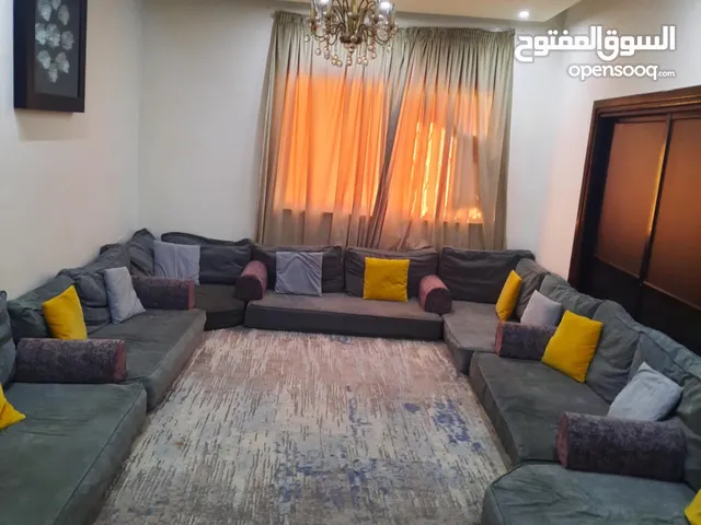 مجلس للبيع