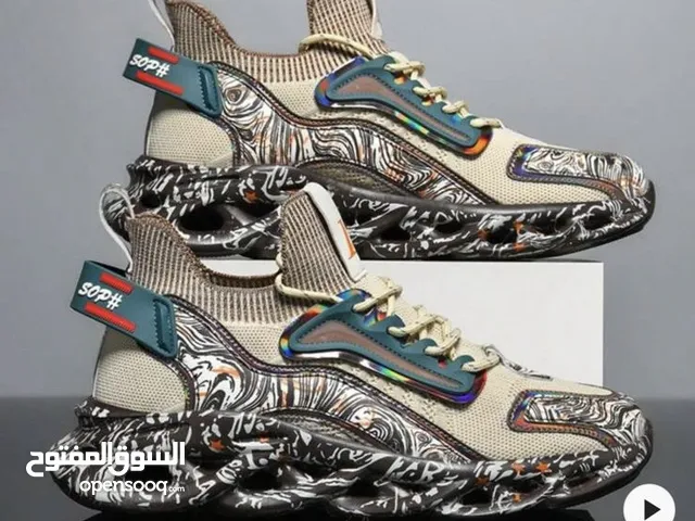حذاء رياضي للرجال مستورد من أوروبا مقاس 44,5cm