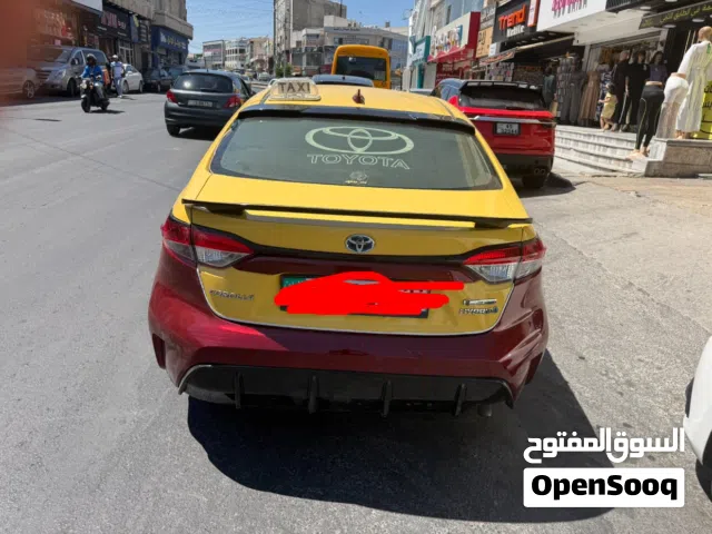 طقم ضواو خلفية تويوتا امركي اصلي 2022 مع العواكس و المسطرة الوسط اقرأ الاعلان