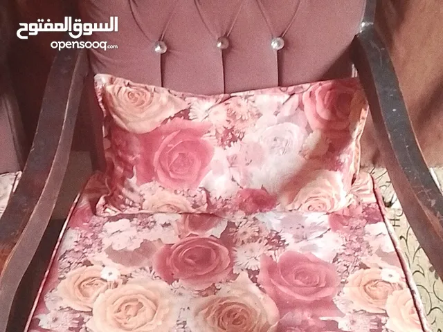 طقم كنب 7 مقاعد خامه الخشب كثير مرتبه
