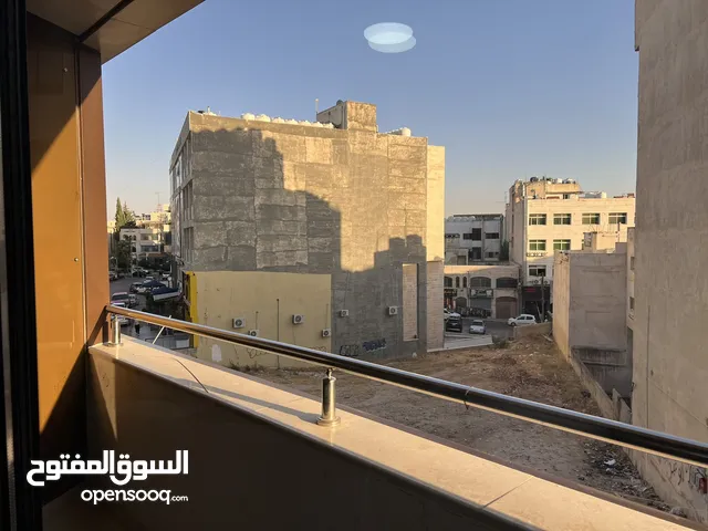 شقه مفروشه عفش فاخر جدا للإيجار السنوي باجره سنويه 7 الاف دينار