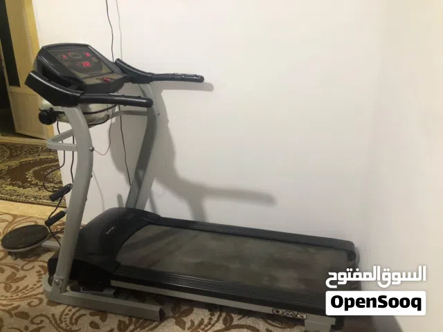 جهاز رياضي للمشي وفرسه مستعمله