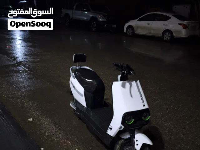 دراجه شحن للبيع ام عيون
