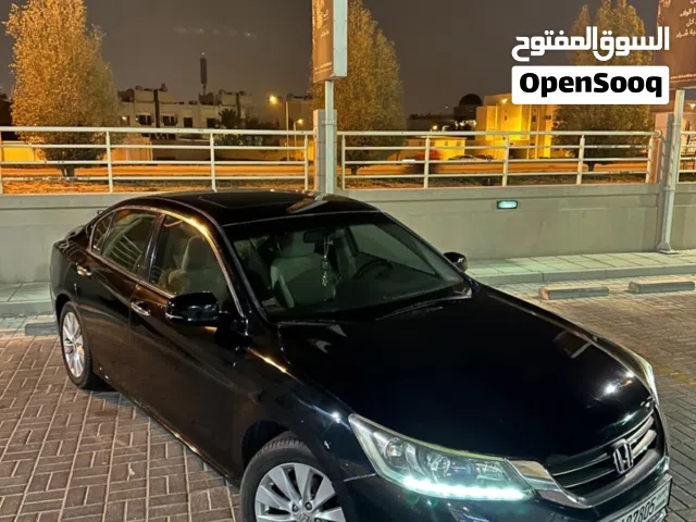 2014 هوندا اكورد Standard