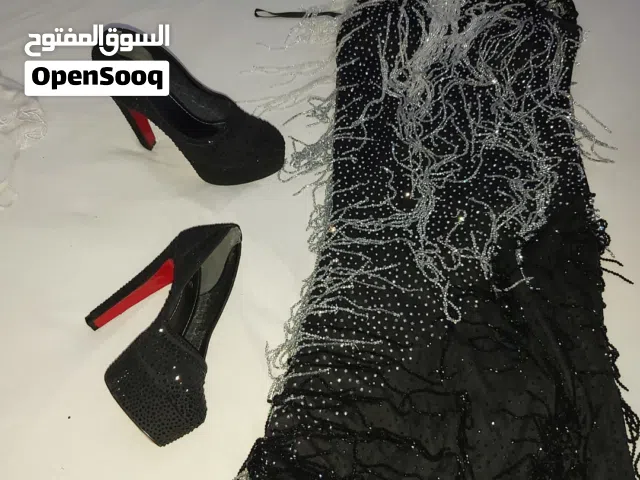 فستان سهرة نازك  شبه جديد  مستعمل استعمال بسيط  السعر 800