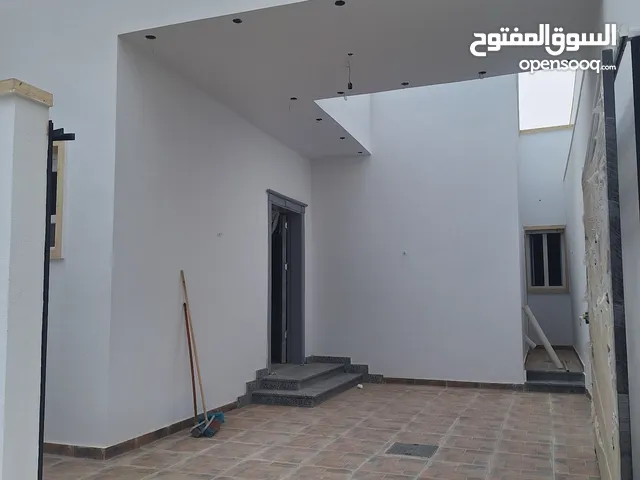 190m2 3 Bedrooms Townhouse for Sale in Tripoli Ain Zara