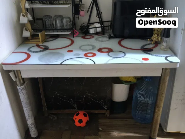 ميز طعام نضيف للبيع