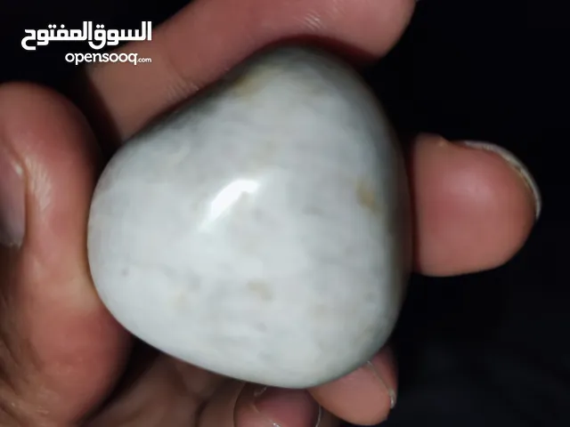 حجر كريم طبيعي للبيع