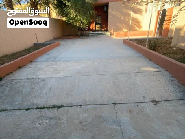 110 m2 3 Bedrooms Townhouse for Rent in Misrata Abbad
