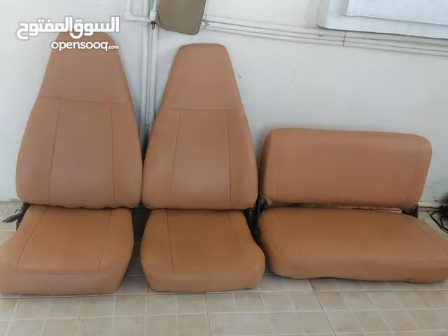 للبيع كراسي جيب yj لون بيج