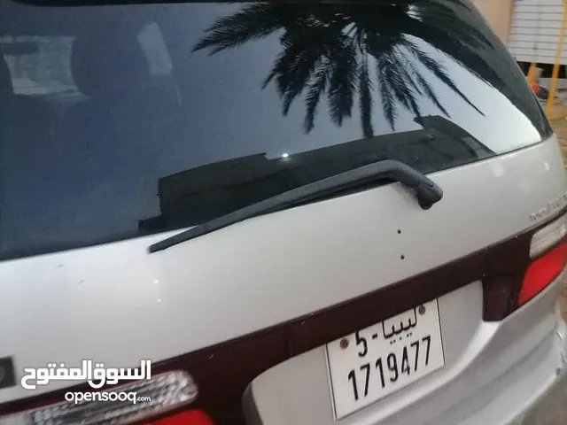 Toyota Previa SE in Al Khums