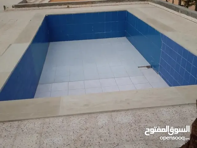 2 Bedrooms Chalet for Rent in Tripoli Al-Bivio