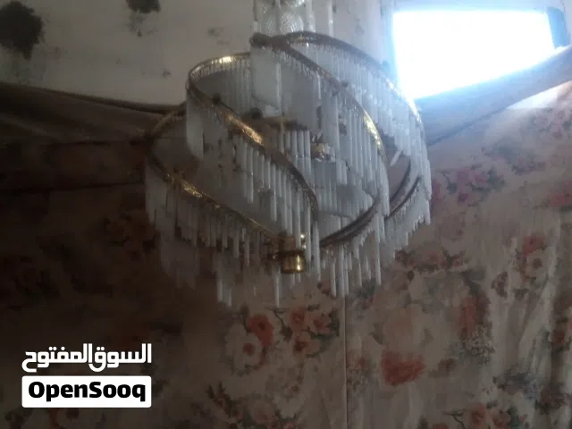 ثريات عدد 3 البيع كوم مع بعض في منهم بدي كرستال