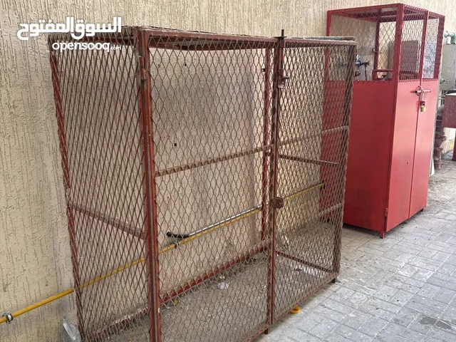 Gas cylinder safety box