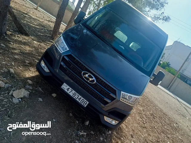 باص فان هونداي H350 2018 طالع من الوكاله 2022 ماشي 60 الف كيلو فقط الباص نظيف جدا ما شاء الله
