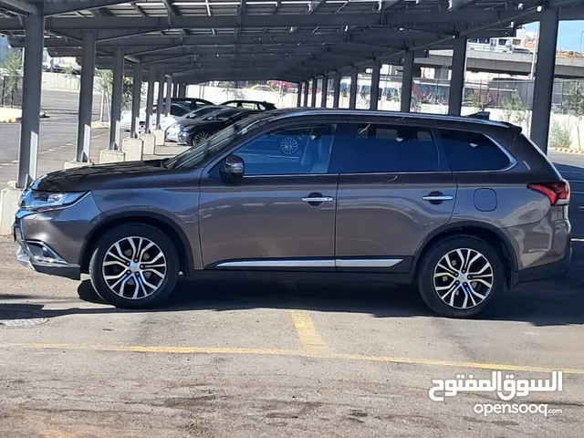 ميتسوبيشي آوتلاندر 2018وارد الشركه مالك واحد سبع مقاعد أعلى صنف رياضي فحص كامل
