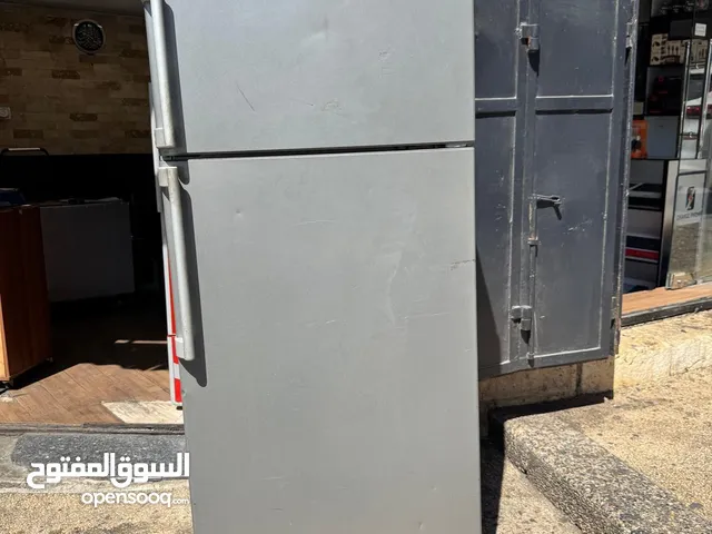 ثلاجة بحالة ممتازة للبيع
