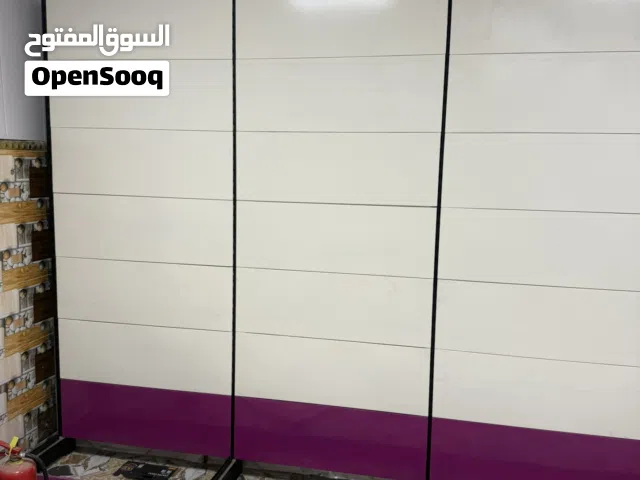 أثاث مكتبي متنوع