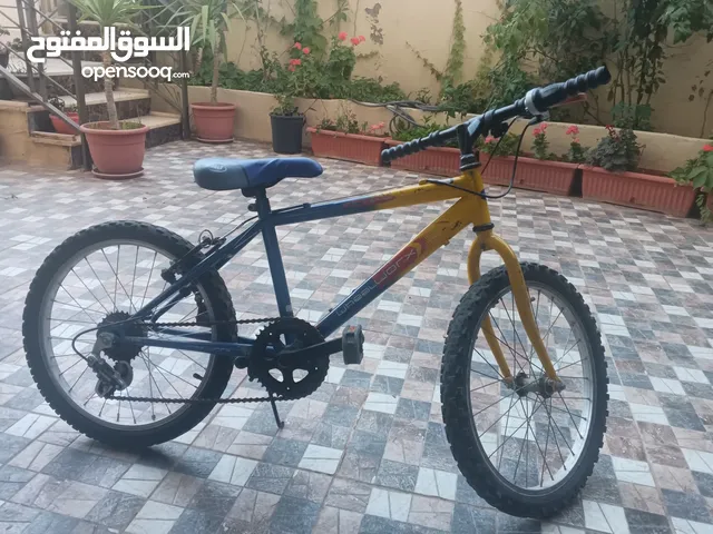 دراجة هوائية شبه جديد جنط 20
