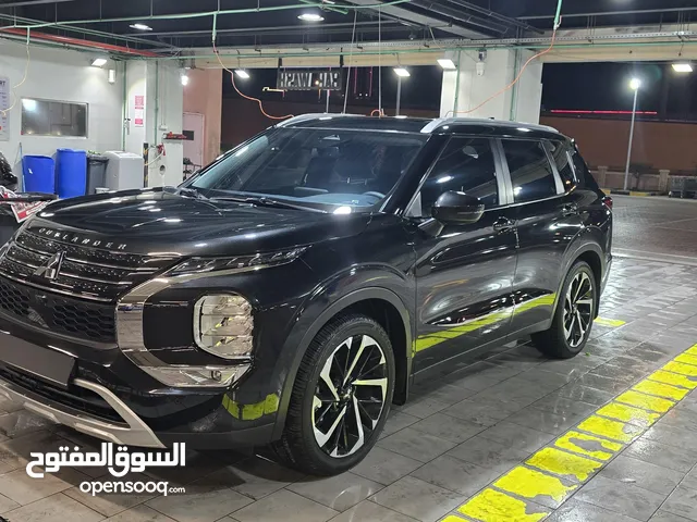 MITSUBISHI OUTLANDER 2024 BRAND NEW warranty with full coverage insurance