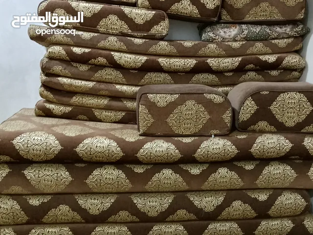 فراش الون بني