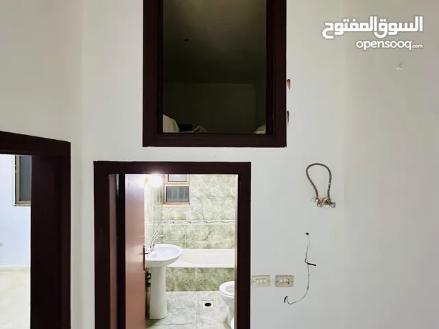 220 m2 2 Bedrooms Apartments for Rent in Salt Other