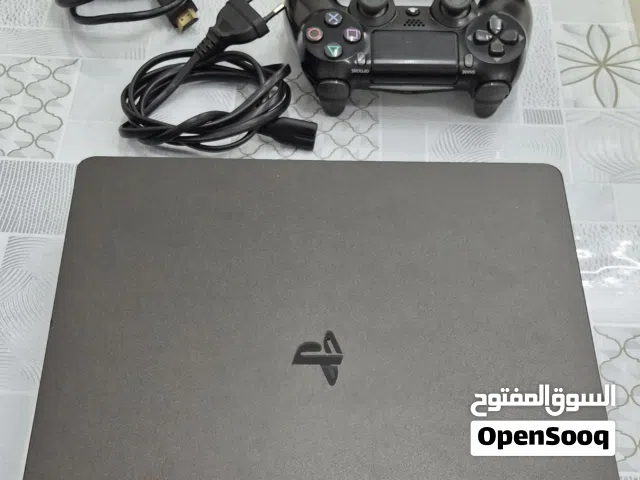 Sony PlayStation PS4 with two controllers - Excellent Condition
