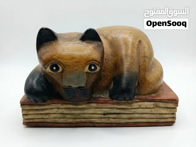 قط خشبي مجسم